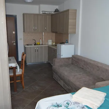 Apartamento Ajvazi