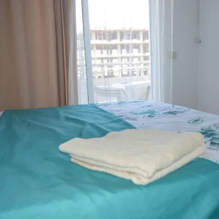 Ajvazi Apartamento *