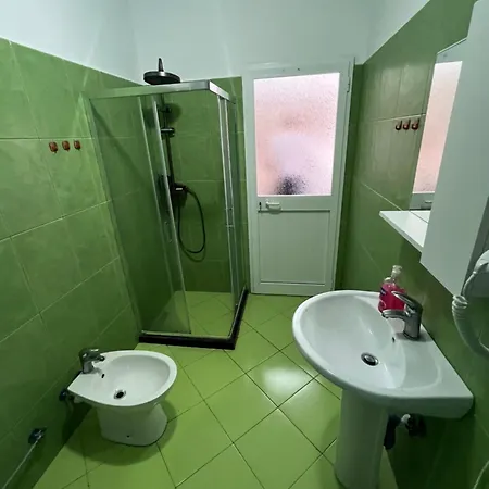 Ajvazi Apartment *