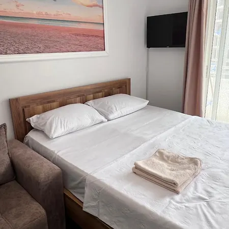 Ajvazi Apartment