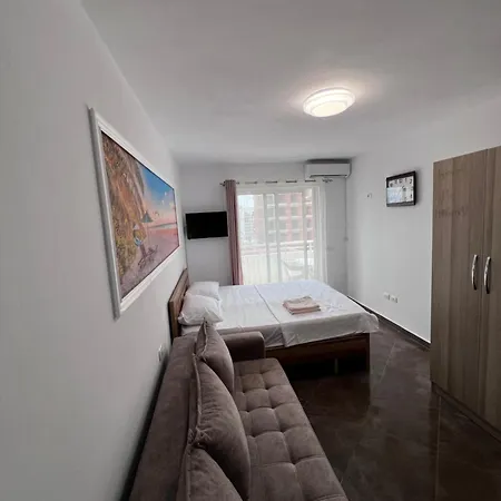 Apartamento Ajvazi