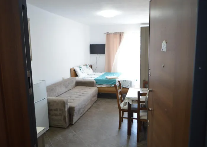 Ajvazi Шенджин